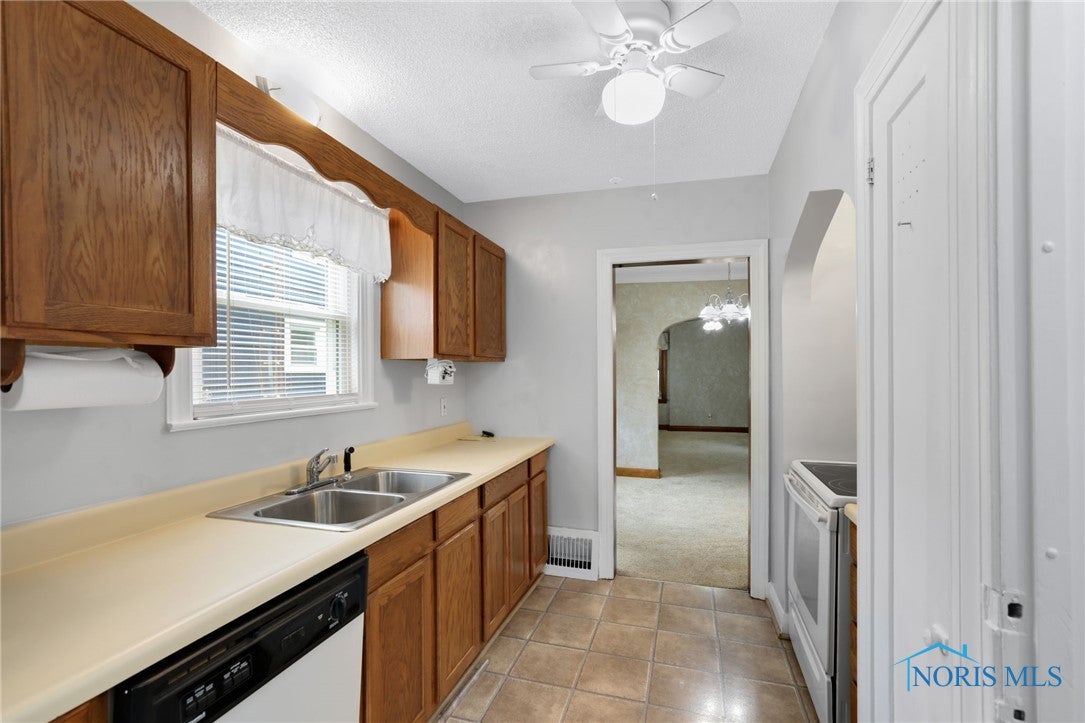 3779 Sherbrooke Road Toledo, OH 43613 - Photo 12 of 41 Gallery Image 12