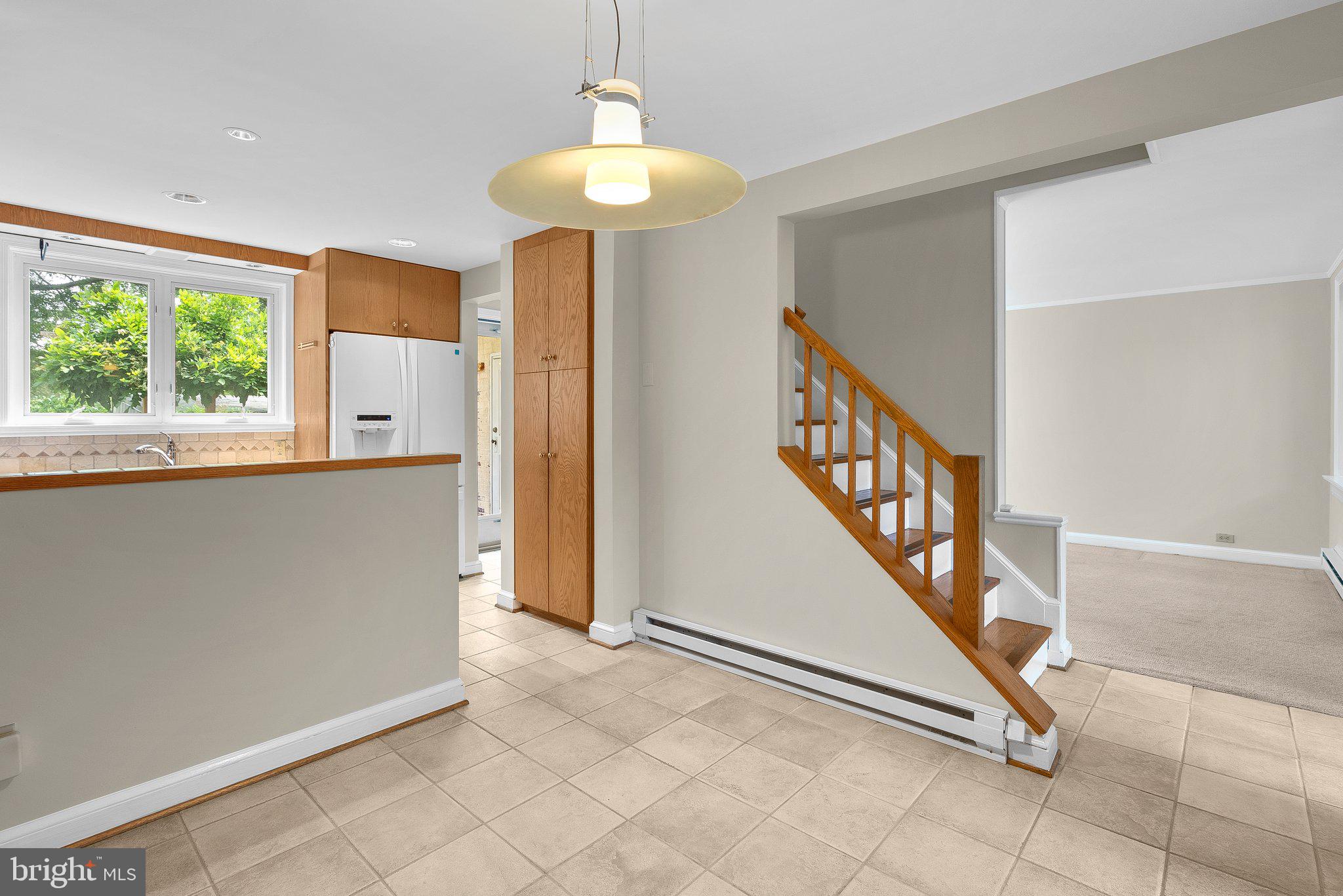 17 Ridge Road Greenbelt, MD 20770 - Photo 10 of 35 Dining Room o/looking Kitchen