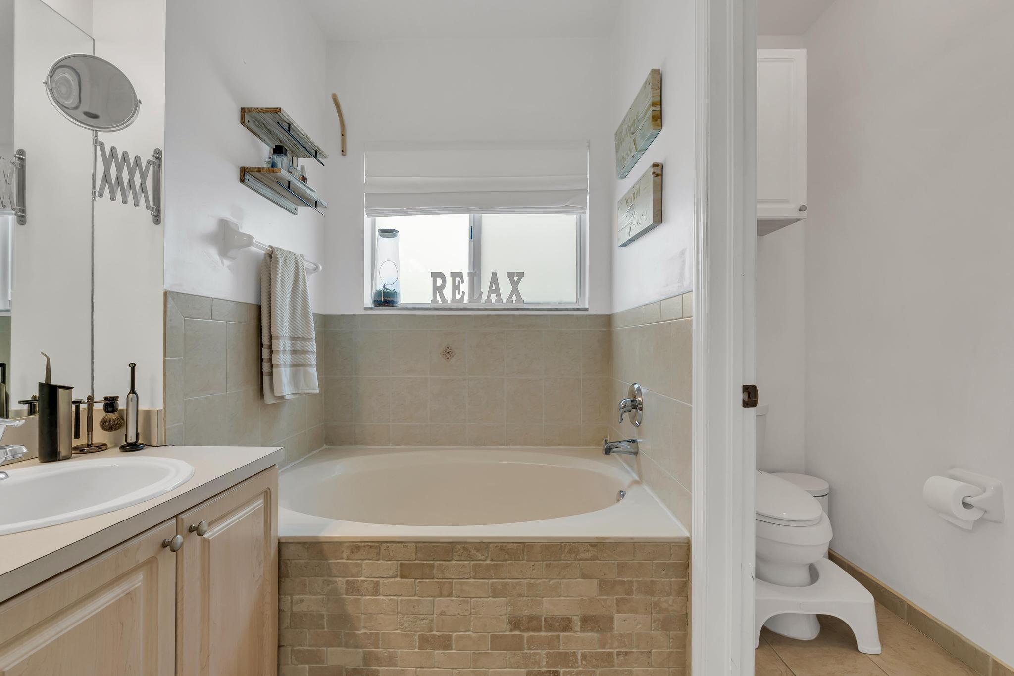 1624 Southeast 24th Court Homestead, FL 33035 - Photo 30 of 58 35