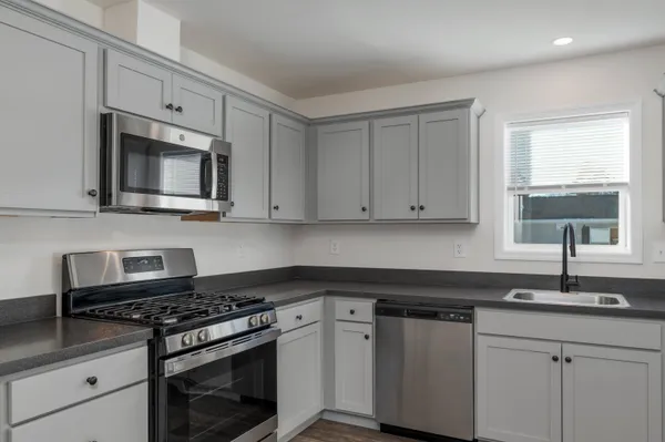 $307,900 | 18 B Wildflower Lane, Unit 2089782, Plymouth, NH 03264