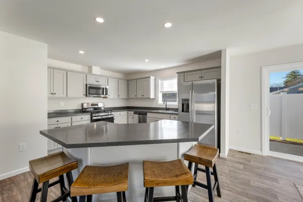 $307,900 | 18 B Wildflower Lane, Unit 2089782, Plymouth, NH 03264