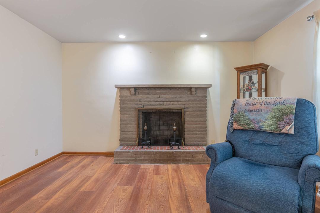 1412 Johns Road Middletown, OH 45044 - Photo 4 of 33