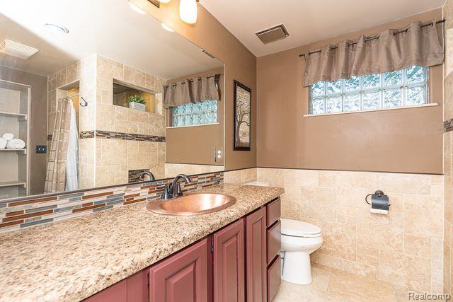 3244 Spring Meadow Drive Rochester, MI 48306 - Photo 31 of 68