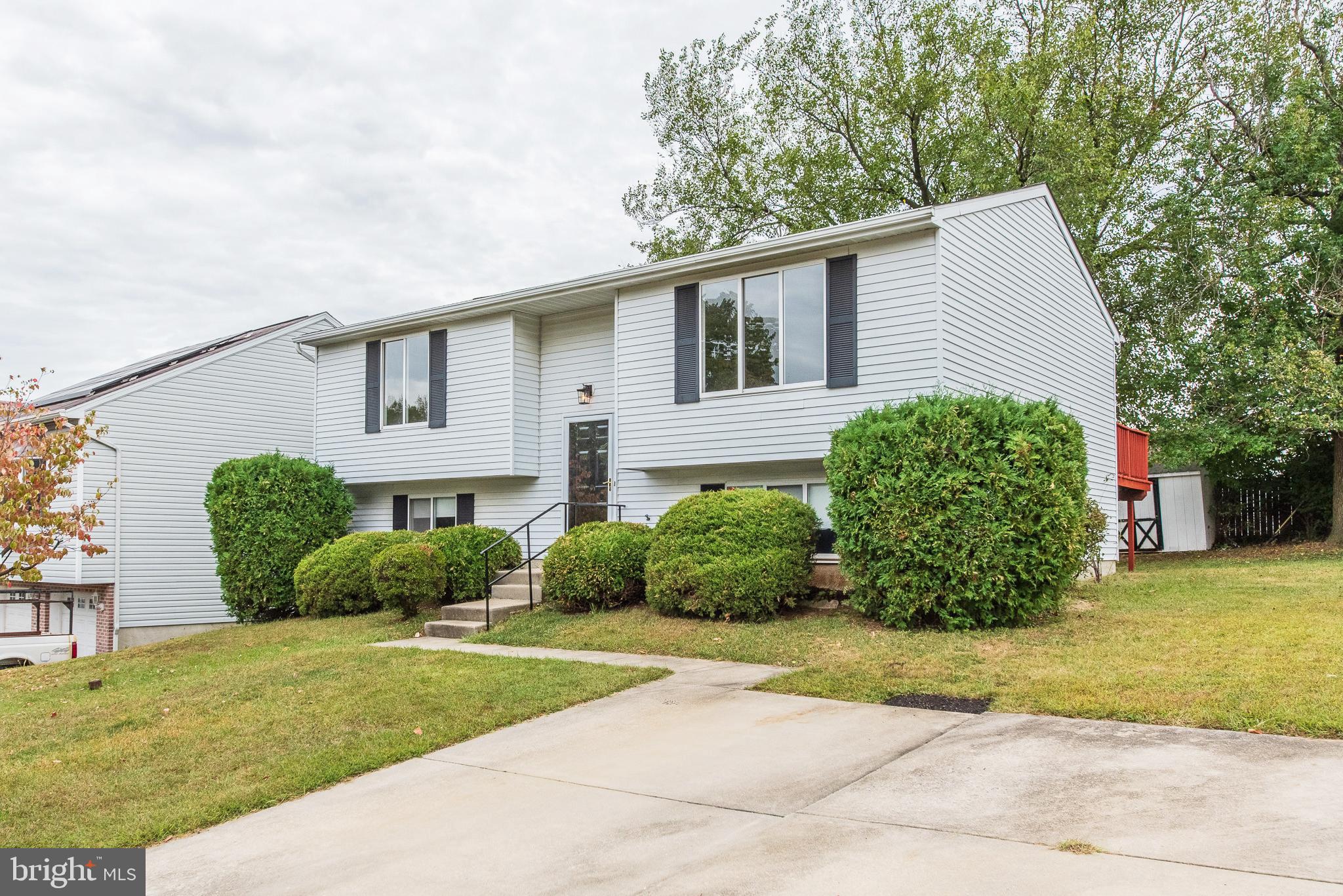 247 Sandhill Road Baltimore, MD 21221 - Photo 2 of 41