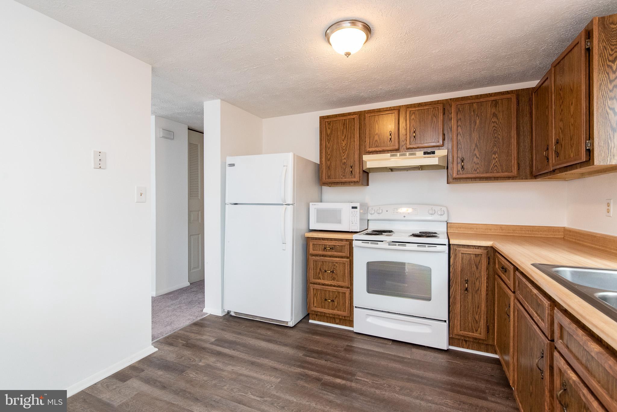 247 Sandhill Road Baltimore, MD 21221 - Photo 11 of 41 kitchen