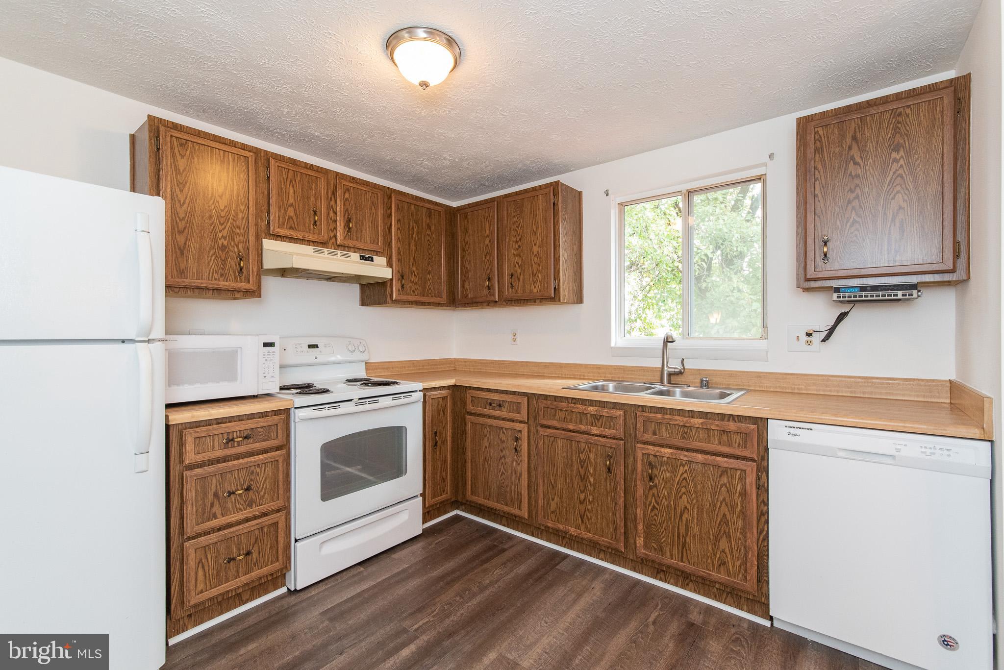 247 Sandhill Road Baltimore, MD 21221 - Photo 12 of 41 kitchen
