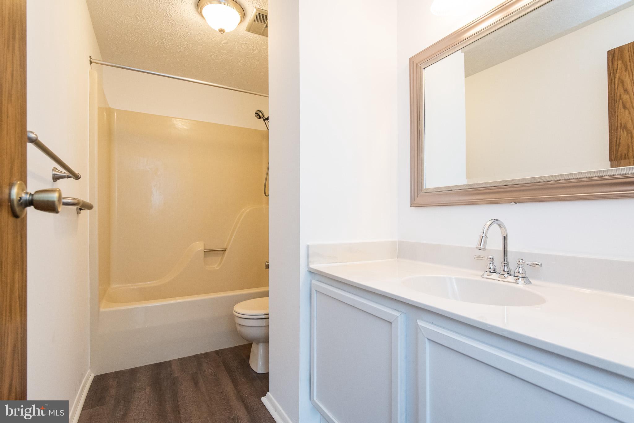 247 Sandhill Road Baltimore, MD 21221 - Photo 15 of 41 Main level full bath
