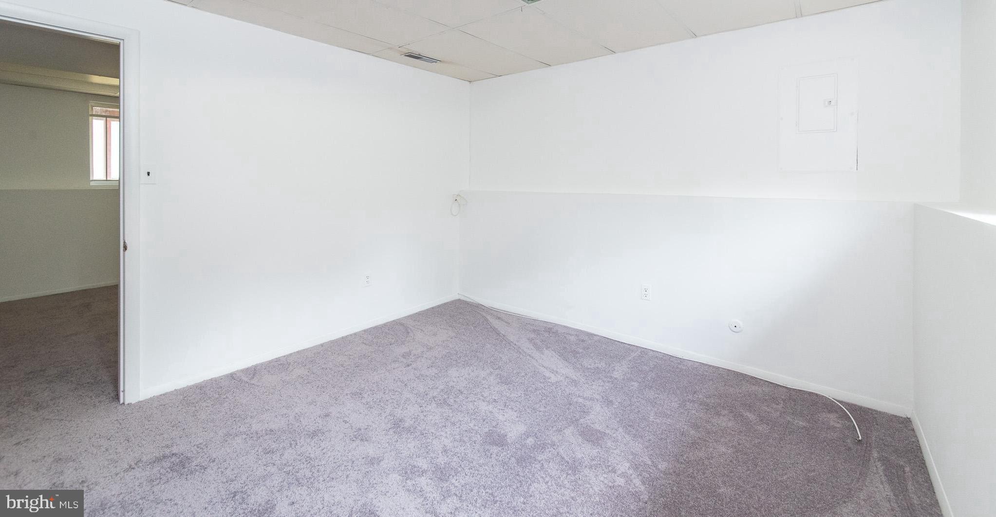 247 Sandhill Road Baltimore, MD 21221 - Photo 26 of 41 Basement bedroom