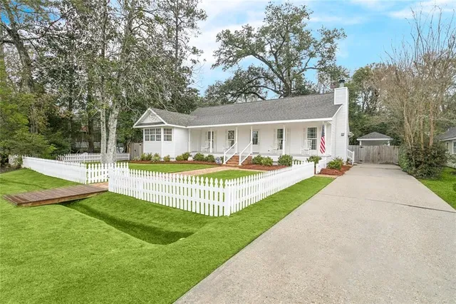 $715,000 | 224 East 14th Avenue, Covington, LA 70433