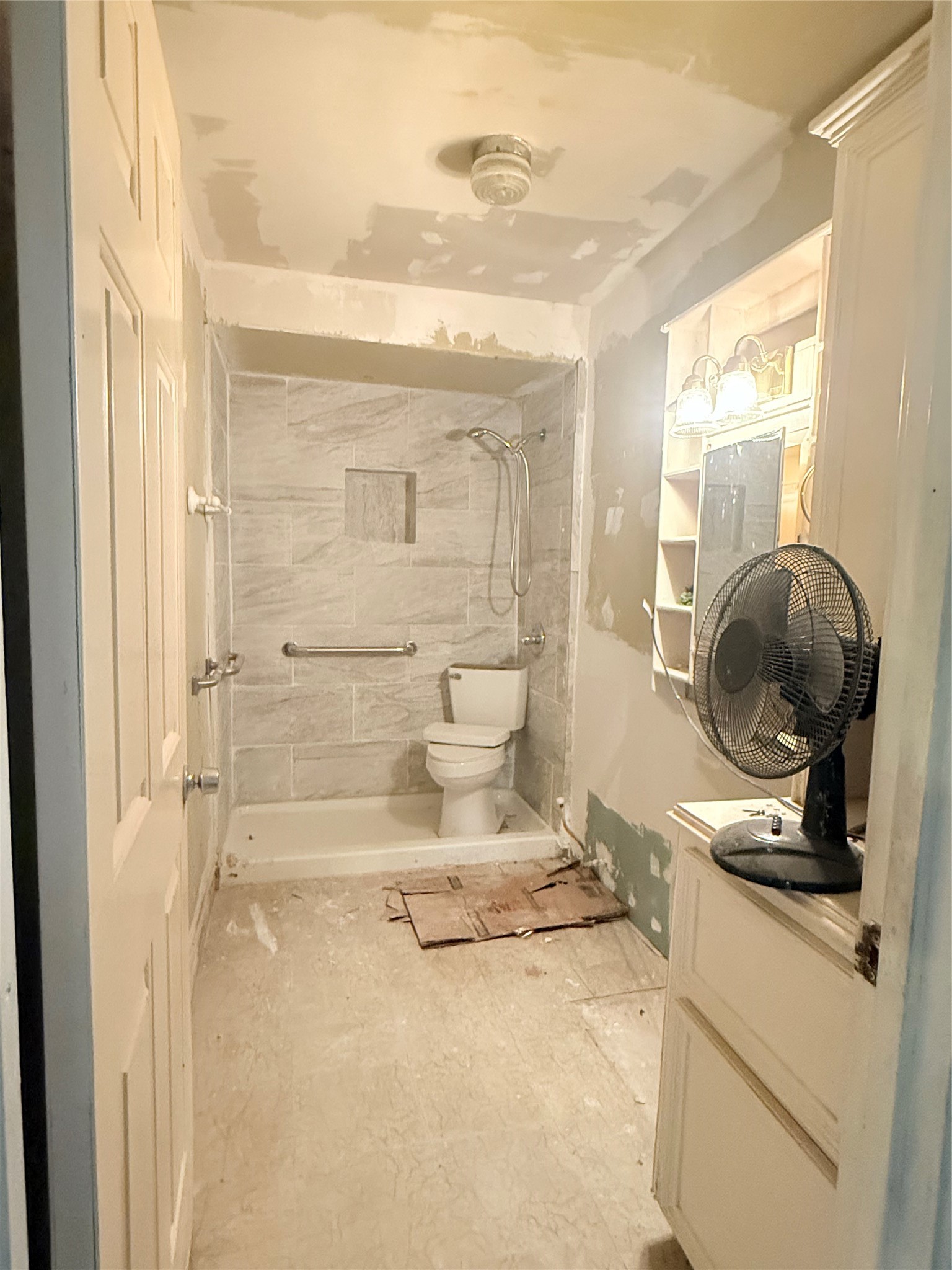 20785 Deuster Lane Porter, TX 77365 - Photo 15 of 28 a bathroom with a sink toilet and shower