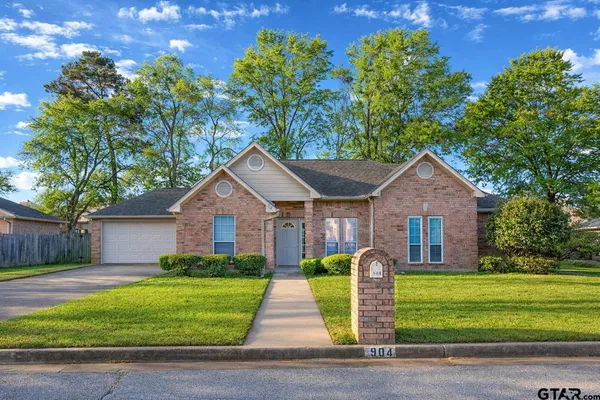 $295,000 | 904 Mockingbird Lane, Whitehouse, TX 75791