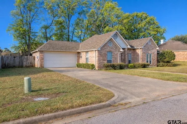 $295,000 | 904 Mockingbird Lane, Whitehouse, TX 75791