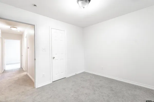 $295,000 | 904 Mockingbird Lane, Whitehouse, TX 75791