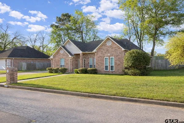 $295,000 | 904 Mockingbird Lane, Whitehouse, TX 75791