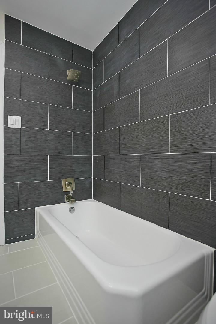 1100 Broadview Road Fort Washington, MD 20744 - Photo 14 of 27 Bath