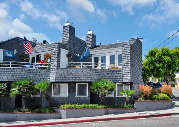 $1,900,000 | 653 Manhattan Beach Boulevard, Unit A, Manhattan Beach, CA 90266