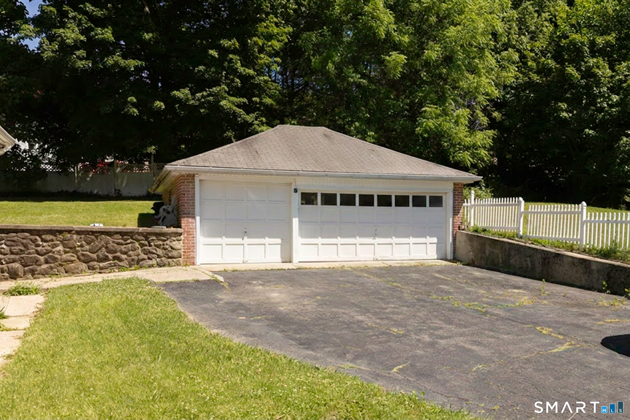 33 Maplewood Street Waterbury, CT 06708 - Photo 11 of 20 Gallery Image 11