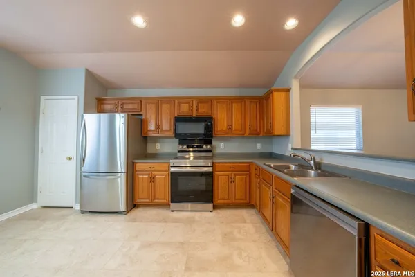 $2,600 | 1435 Bluff Forest, San Antonio, TX 78232