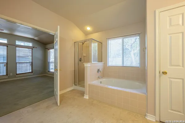 $2,600 | 1435 Bluff Forest, San Antonio, TX 78232