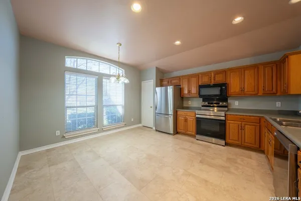 $2,600 | 1435 Bluff Forest, San Antonio, TX 78232