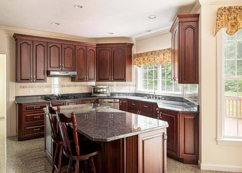 20 Smith Road Hopkinton, MA 01748 - Photo 4 of 37 Gallery Image 4