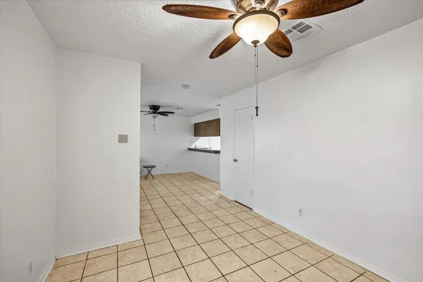 a view of a livingroom with closet
