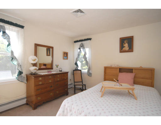 9 Porter Road Waltham, MA 02452 - Photo 8 of 10 Gallery Image 8