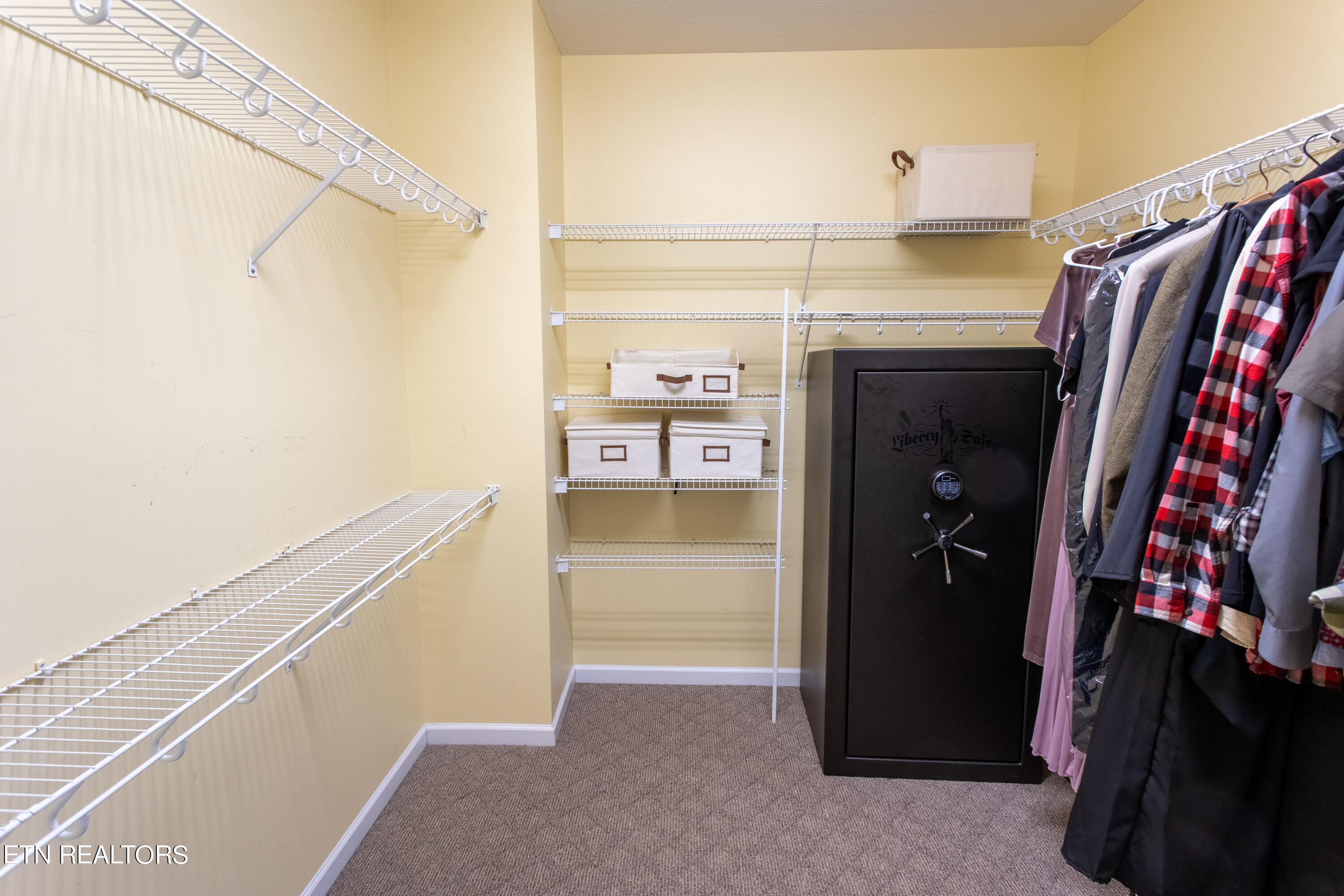 12817 Clear Ridge Road Knoxville, TN 37922 - Photo 18 of 38 Clear Ridge Primary Closet