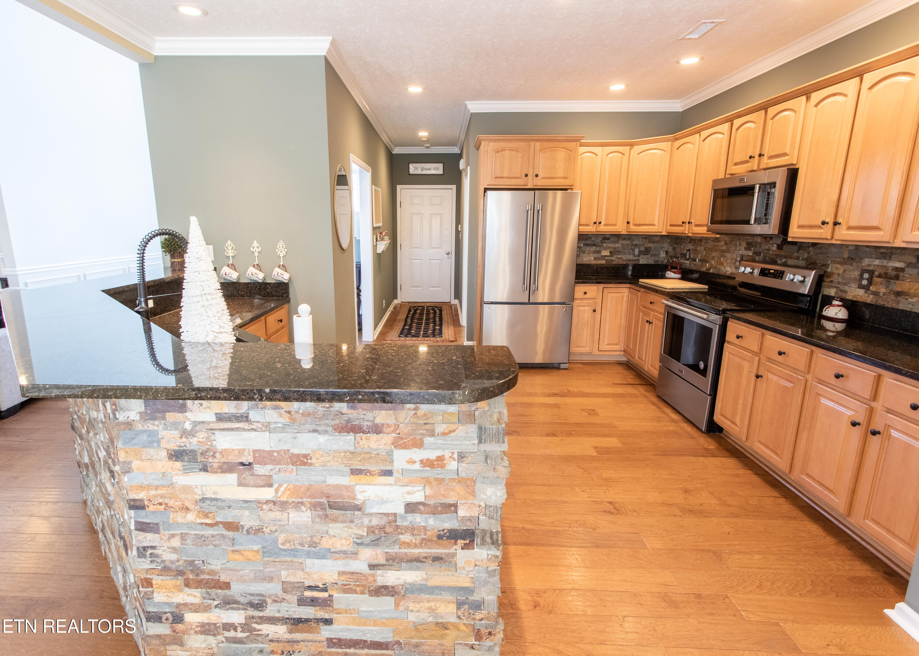 Clear Ridge Kitchen Full