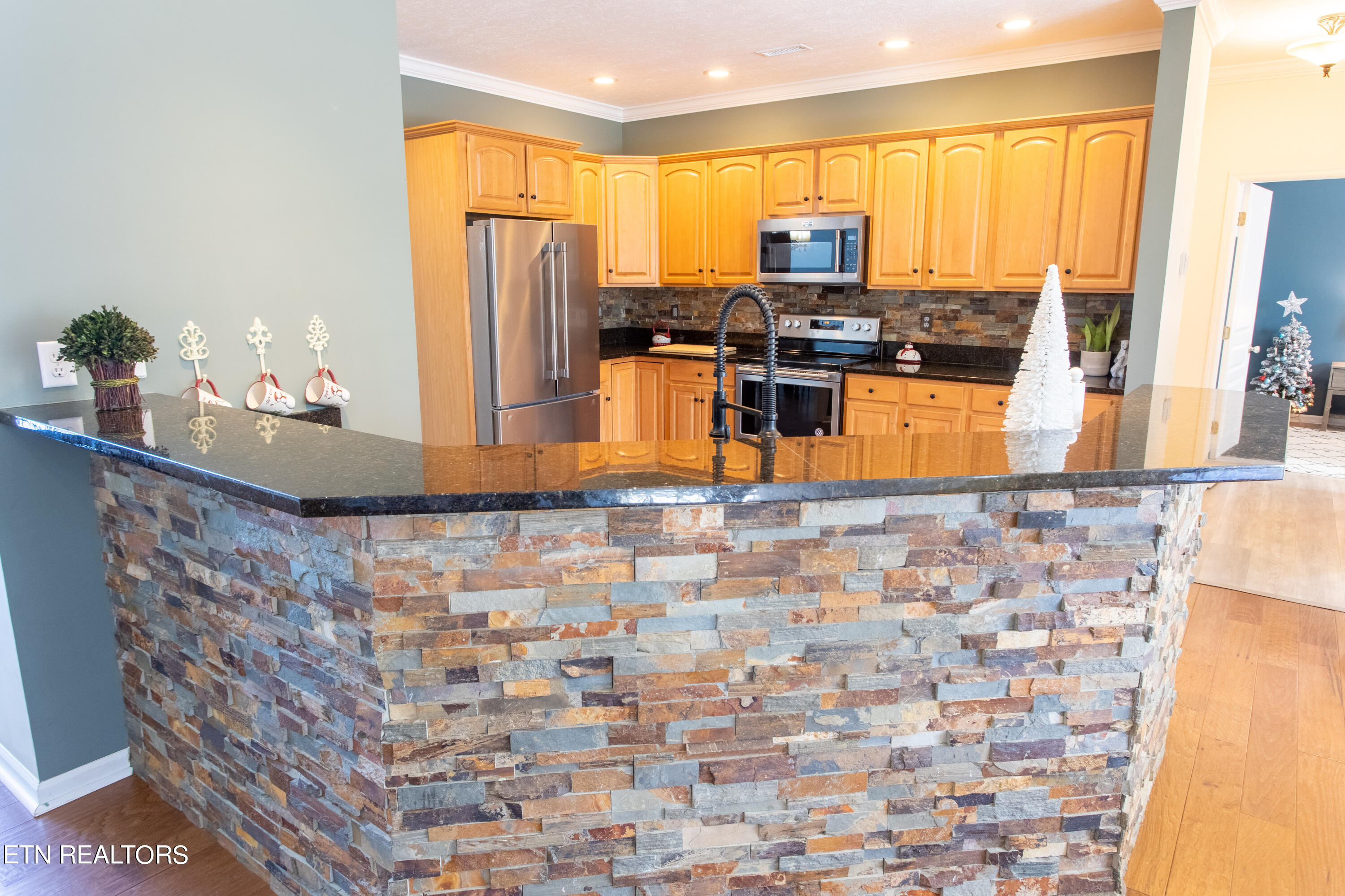 12817 Clear Ridge Road Knoxville, TN 37922 - Photo 10 of 38 Clear Ridge Kitchen Island