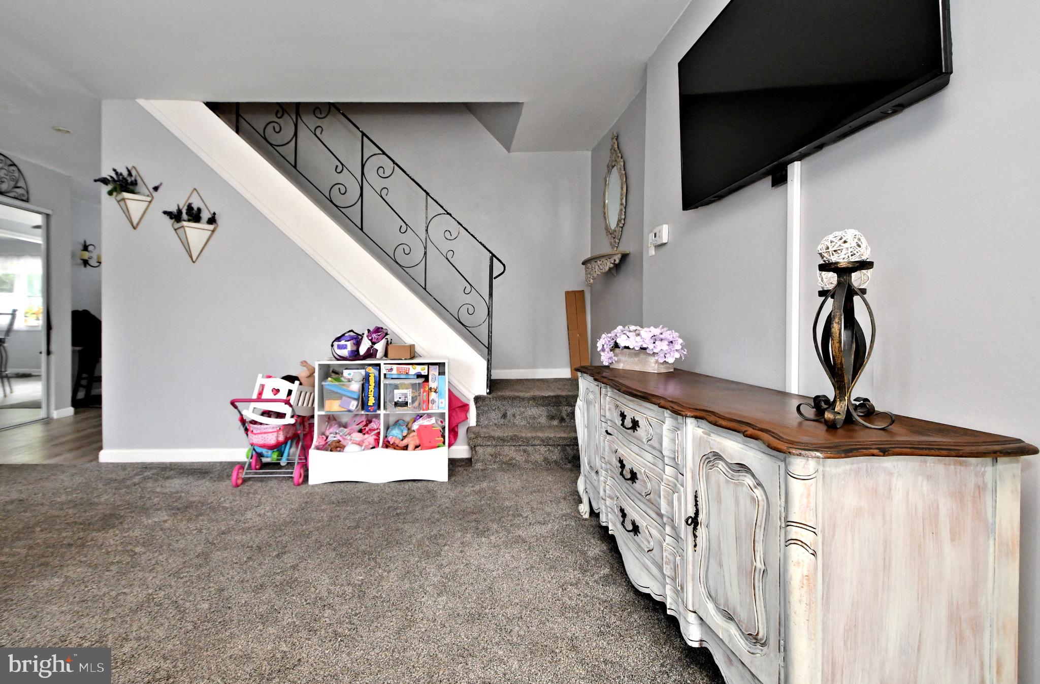 12206 Medford Road Philadelphia, PA 19154 - Photo 4 of 39