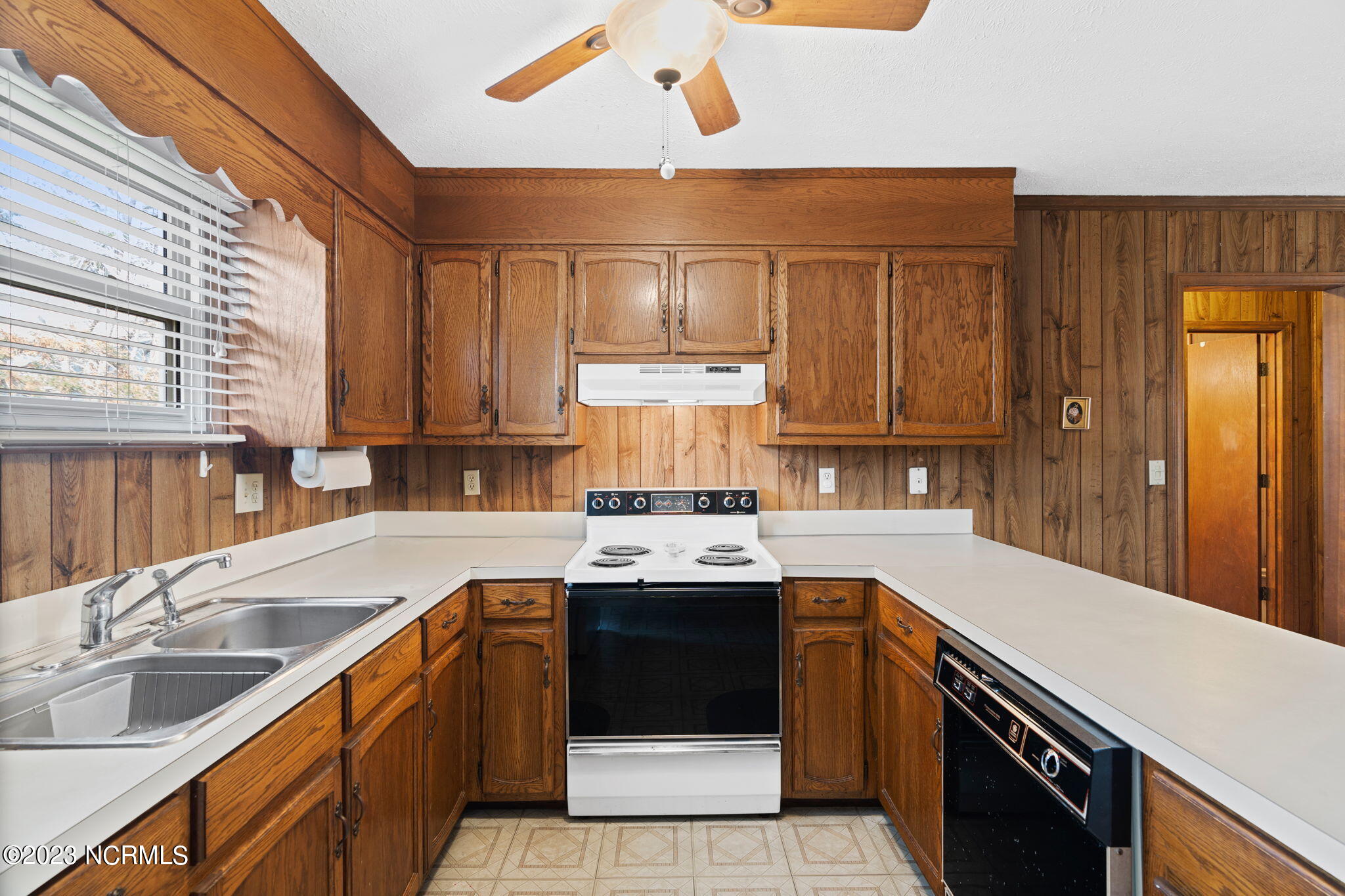 438 3rd Street Sunset Beach, NC 28468 - Photo 27 of 77 KahunaPhoto.com-443