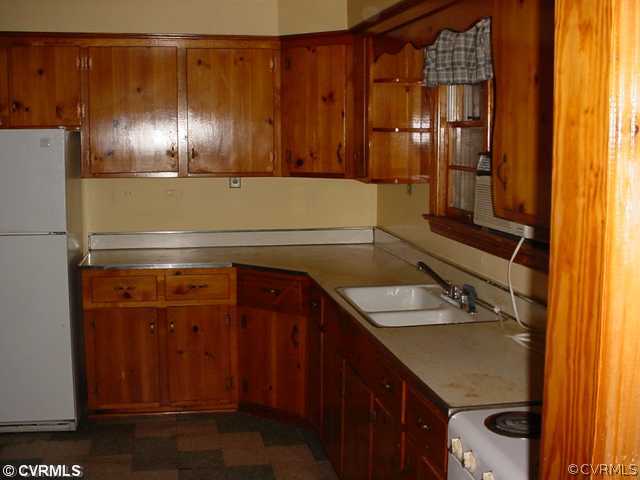 5033 Cullen Road Virginia Beach, VA 23455 - Photo 10 of 11 Kitchen