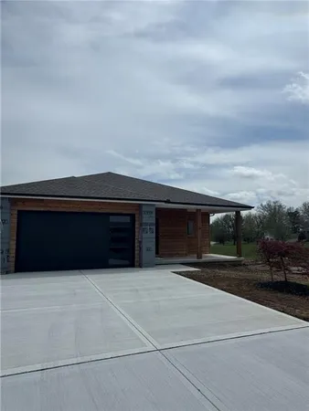 $587,500 | 1107 Old Time Drive, Excelsior Springs, MO 64024