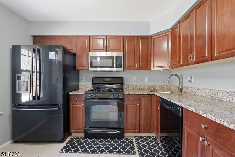 809 Porter Way West Bridgewater, NJ 08807 - Photo 3 of 33