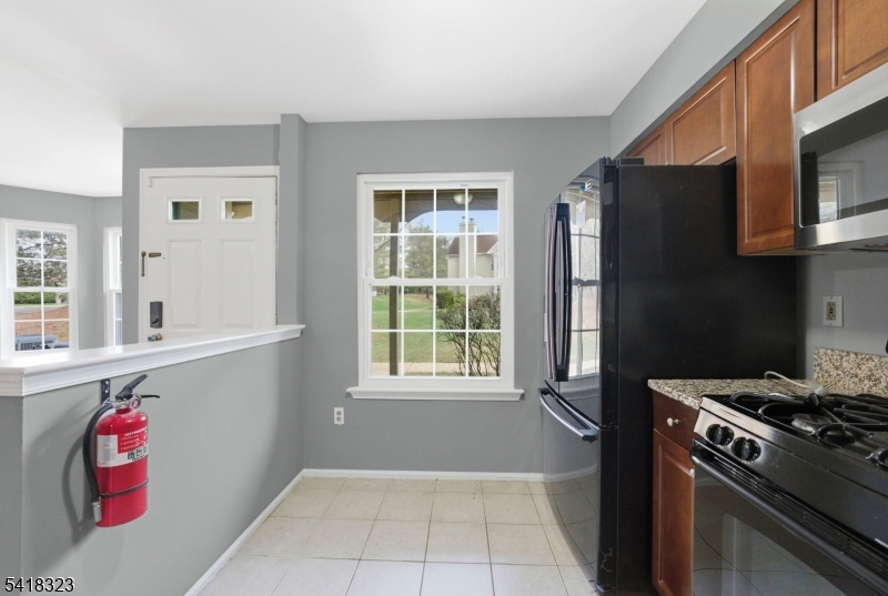 809 Porter Way West Bridgewater, NJ 08807 - Photo 5 of 33