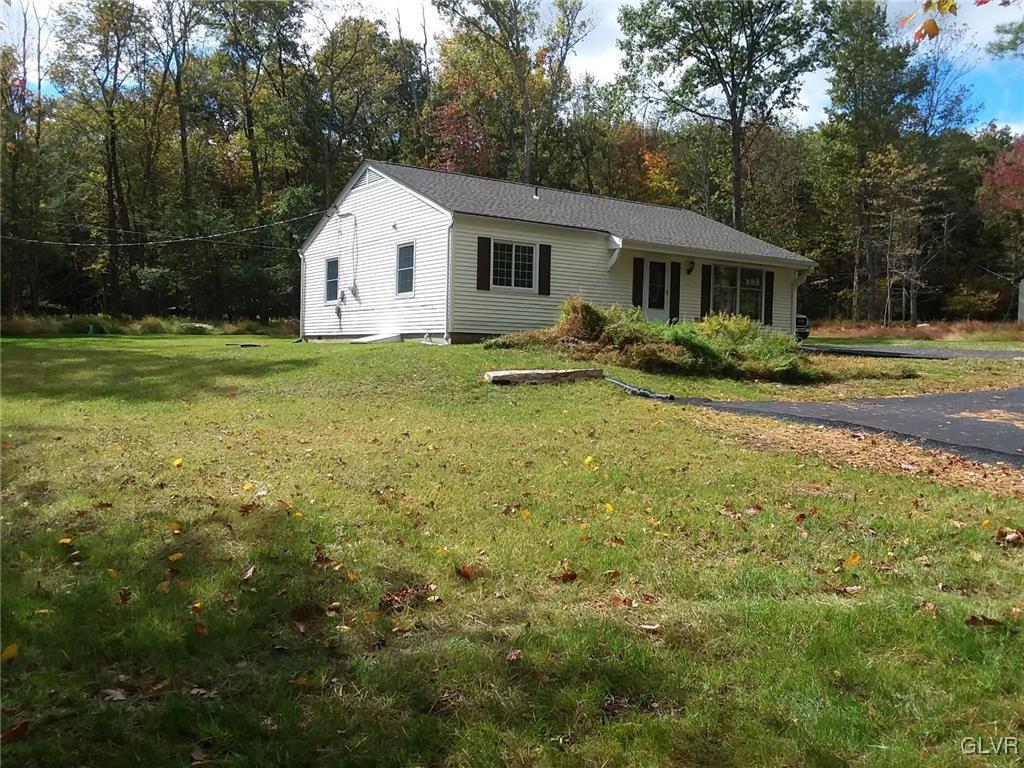 687 White Oak Road Cresco, PA 18326 - Photo 3 of 38 Gallery Image 3