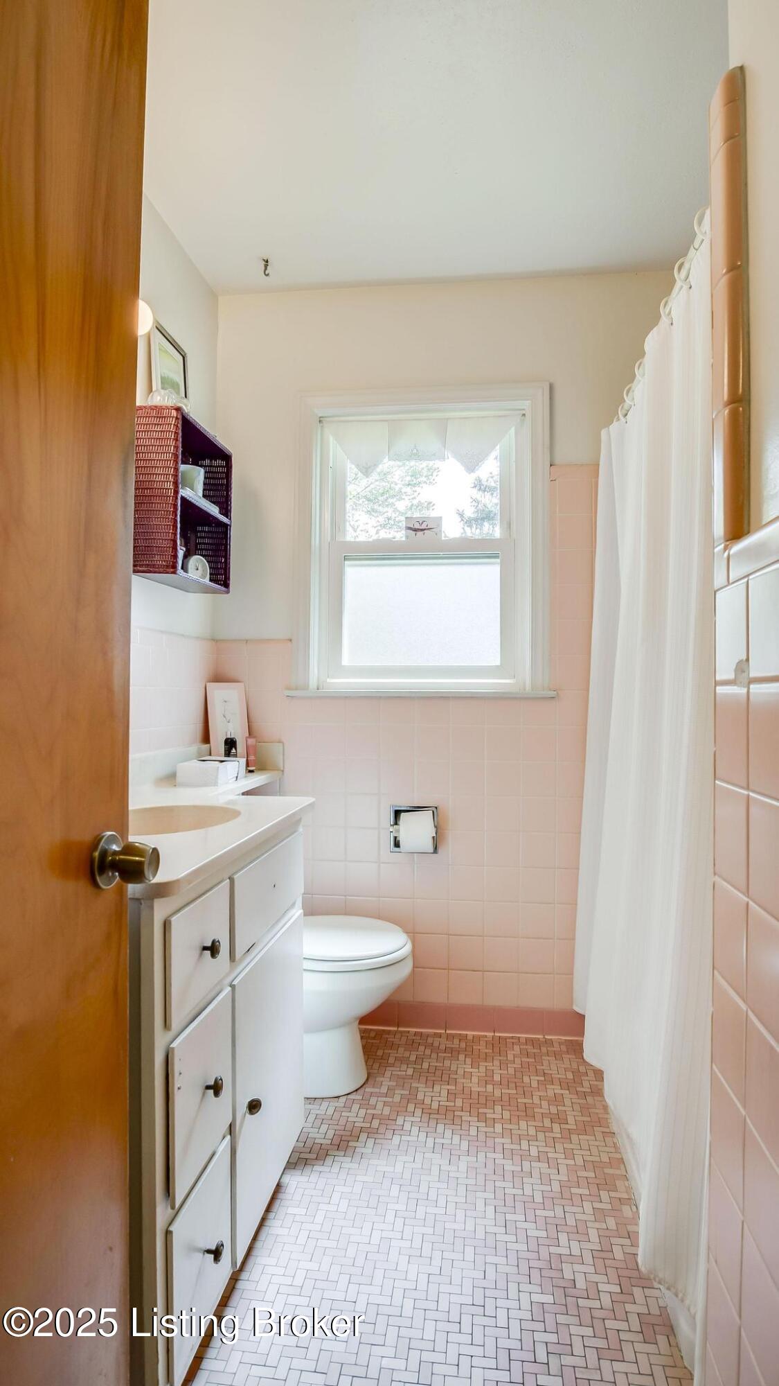 321 Bramton Road Louisville, KY 40207 - Photo 24 of 39 321_BramtonRd_40207_140