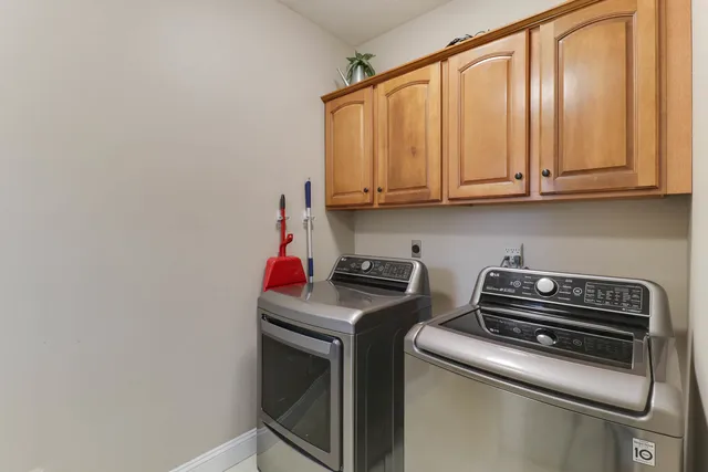 $429,900 | 4 Scofield Court, Bloomington, IL 61704