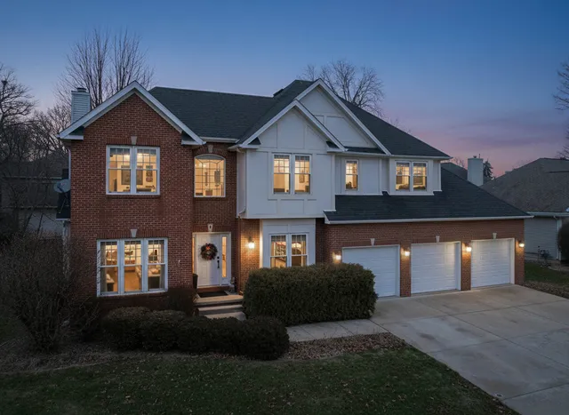 $429,900 | 4 Scofield Court, Bloomington, IL 61704