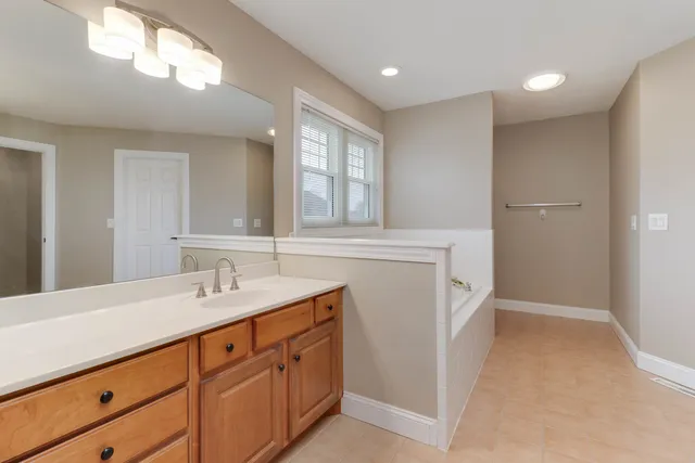 $429,900 | 4 Scofield Court, Bloomington, IL 61704