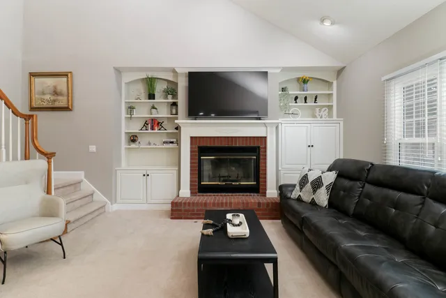 $429,900 | 4 Scofield Court, Bloomington, IL 61704