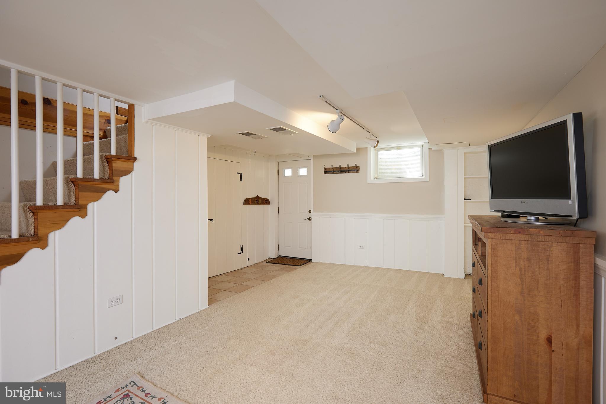 8908 Sudbury Road Silver Spring, MD 20901 - Photo 23 of 33