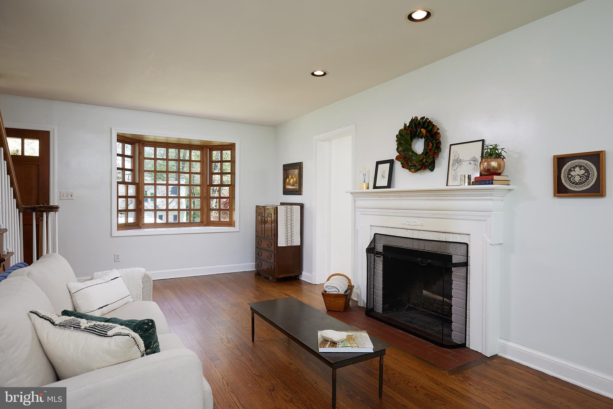 8908 Sudbury Road Silver Spring, MD 20901 - Photo 5 of 33