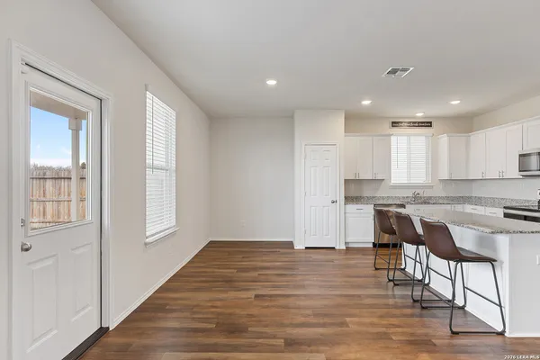 $2,200 | 510 Autumn Rouge, New Braunfels, TX 78130