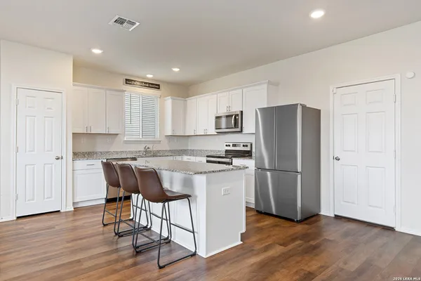 $2,200 | 510 Autumn Rouge, New Braunfels, TX 78130