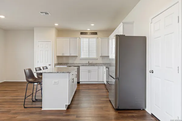 $2,200 | 510 Autumn Rouge, New Braunfels, TX 78130