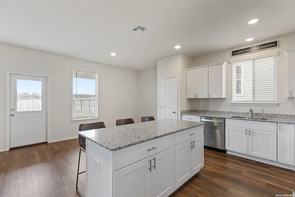 $2,200 | 510 Autumn Rouge, New Braunfels, TX 78130