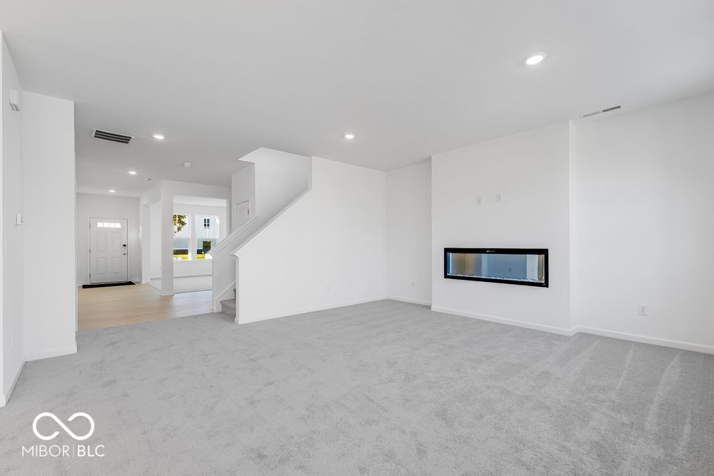 292 Commodore Drive Pittsboro, IN 46167 - Photo 3 of 43