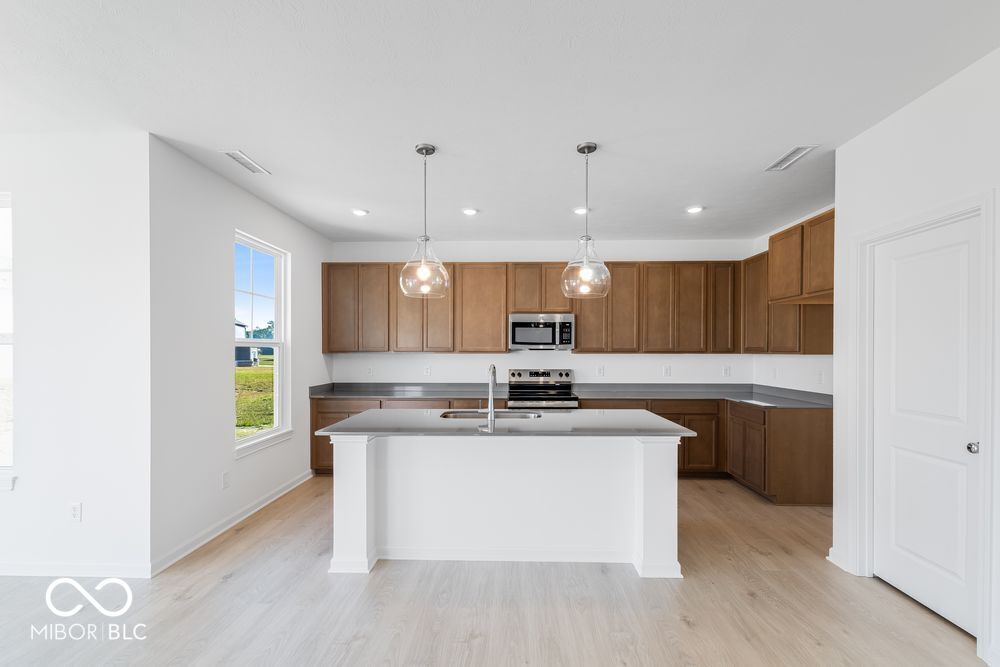 292 Commodore Drive Pittsboro, IN 46167 - Photo 7 of 43